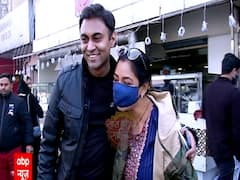 Rupali Ganguly visits Katra market with friends for shopping 