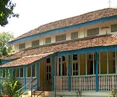 नाशिकमध्ये स्त्री शिक्षणासाठी अभिव्यक्ती संस्थेची धडपड, भगूरच्या लेसली सॉहनी सेंटरमध्ये भरते शाळा