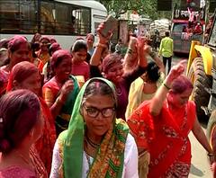 Gram Panchayat Election Results | अण्णा हजारेंच्या राळेगणसिद्धीमध्ये डीजेच्या दणदणाटीत विजयाचा जल्लोष