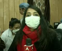 LNJP अस्पताल की नर्सिंग ऑफिसर बिजी टोमी को दी गई वैक्सीन, LNJP में वैक्सीन लगवाने वाली पहली वर्कर