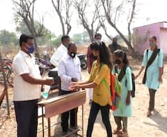 Schools Reopen | महिन्यांनंतर आज शाळांमध्ये 'घंटा' वाजणार!