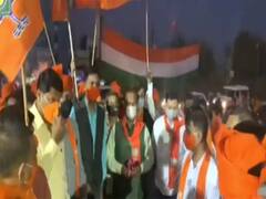 વડોદરામાં ભાજપના કાર્યાલયના ઉદ્ધાટન સમયે સોશિયલ ડિસ્ટન્સિંગના ધજાગરા ઉડ્યા