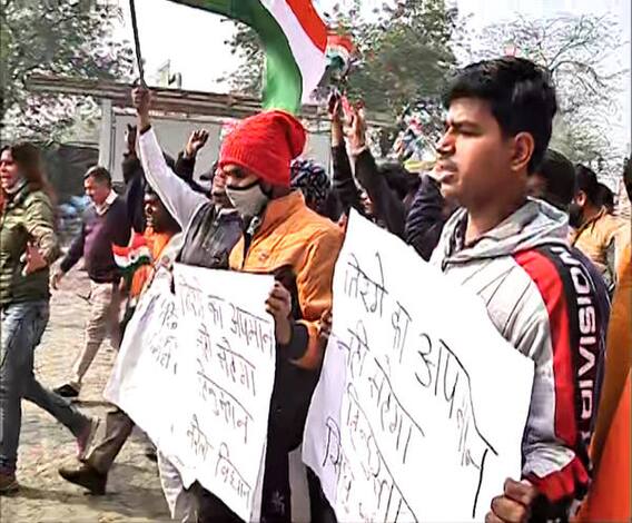 Farmers Protest | सिंघू बॉर्डवर पुन्हा गोंधळाचं वातावरण; आदोलक शेतकऱ्यांविरोधात जोरदार घोषणाबाजी