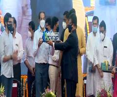 Mumbai Metro | स्वदेशी बनावटीच्या मेट्रोचं मुख्यमंत्र्यांच्या हस्ते अनावरण, मुंबईत चालकरहित मेट्रो!