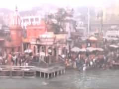 Makar Sakranti 2021: UP CM Yogi offers Khichdi bhog at Gorakhnath Temple