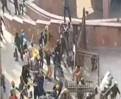 Delhi Violence में 86 पुलिसकर्मी घायल, दो के सिर पर गंभीर चोट | Tractor Parade 