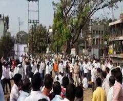 Grampanchayat Election | गुलाल उधळण्यास, फटाके फोडण्यास मनाई असूनही सोलापूर-साताऱ्यात कार्यकर्त्यांचा गोंधळ