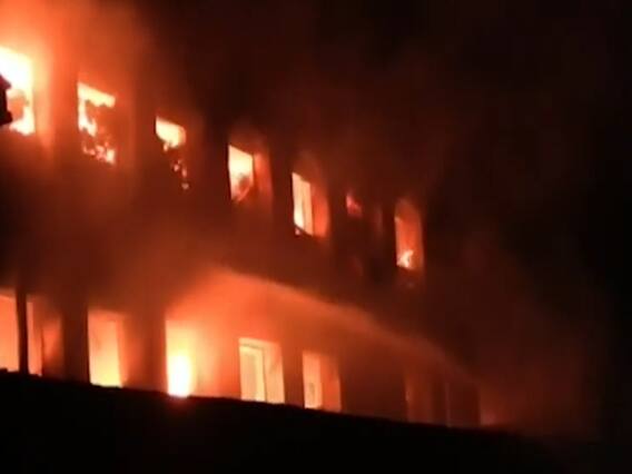 Mumbai से सटे भिवंडी में लगी भीषण आग, करोड़ों के नुकसान का अनुमान