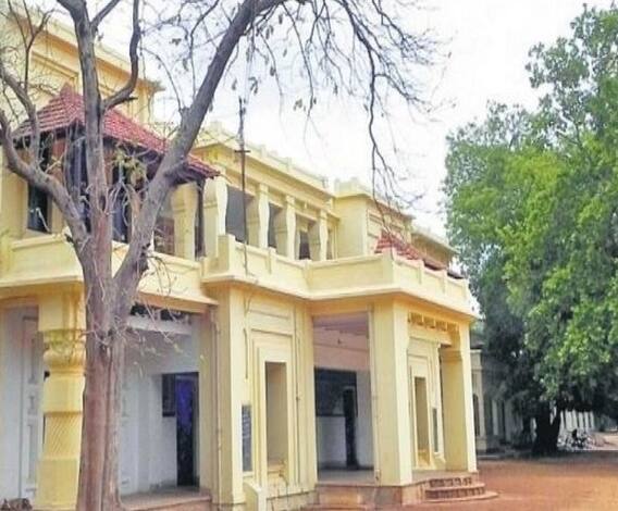 ৭টায় বাংলা (২): বিশ্বভারতীতে দ্বিজেন্দ্রনাথ ঠাকুর প্রতিষ্ঠিত আলাপিনী মহিলা সমিতির ঘর 'তালাবন্ধের' অভিযোগ, অবস্থান বিক্ষোভ