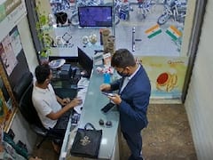 ભાવનગરમાં IT ઓફિસરનો રોફ જમાવી જ્વેલરને ઠગવાનો પ્રયાસ નિષ્ફળ, જુઓ CCTV