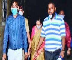 Varsha Raut leaves ED Office | वर्षा राऊत यांची ईडीकडून साडेतीन तास चौकशी