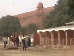 लाल किला हिंसा में फॉरेंसिक टीम ने जुटाए अहम सबूत | Tractor Rally