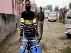 Varanasi में वैक्सीन के Dry run में बड़ी लापरवाही, साइकिल से वैक्सीन पहुंचाने का वीडियो वायरल
