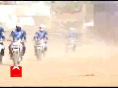 દાહોદ: મહિલા પોલીસ, પુરૂષ મોટર સાઇકલ સવારો અને શ્વાન દળ દ્વારા હેરતભર્યા કરતબો, જુઓ વીડિયો 