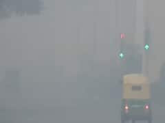 Delhi NCR Weather : दिल्ली में घना कोहरा, कड़ाके की ठंड के साथ नए साल का आगाज