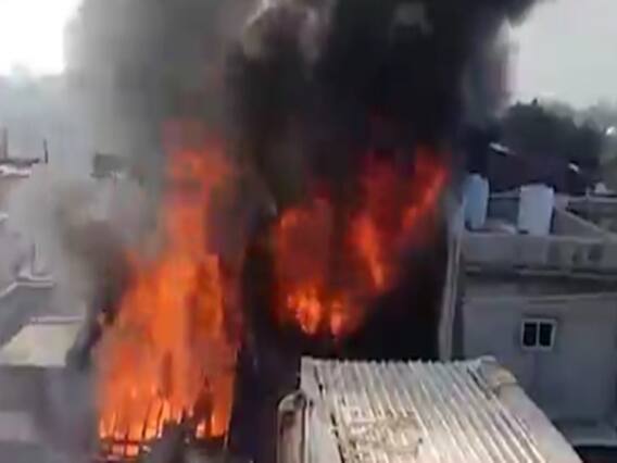 ગોંડલના વાસાવડમાં બે દુકાનોમાં આગ લાગતા અફરાતફરી, જુઓ વીડિયો