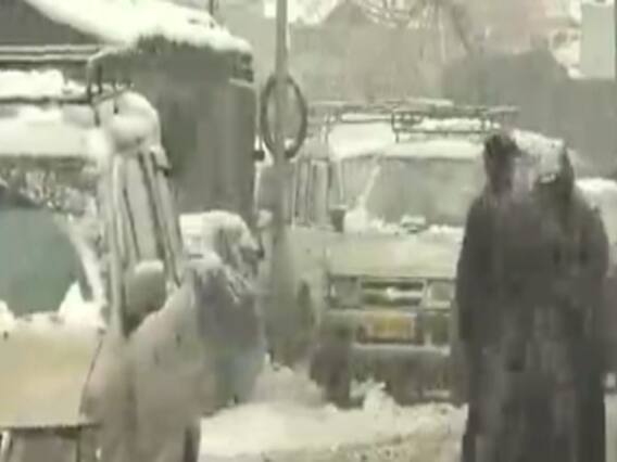 Jammu અને Kashmirના Kulgam અને Baramullaમાં ભારે બરફવર્ષા, જુઓ વીડિયો