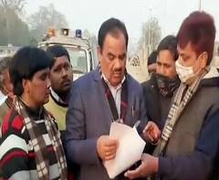 Ramnagar जा रहे थे मंत्री Harak Singh Rawat, व्यापारियों ने रास्ते में रोका, की ये अपील | ABP Ganga 