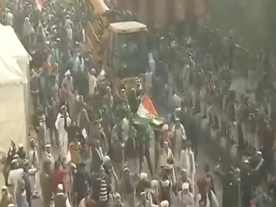 गणतंत्र दिवस के दिन 'बंधक' बनी दिल्ली | Farmer Tractor Rally