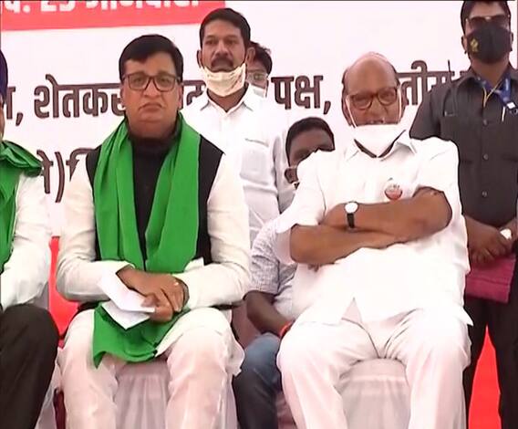 Sharad Pawar at Mumbai Farmers Protest | शरद पवार आझाद मैदानात दाखल
