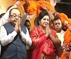 West Bengal Election 2021: মিছিল শেষে সংবর্ধনা মঞ্চে শোভন-বৈশাখী, তুললেন জয় শ্রী রাম স্লোগান