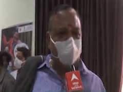 મહેસાણામાં ડૉક્ટર અરવિંદ નાયકે કોરોનાની રસી લઇ કરાવ્યો રસીકરણનો પ્રારંભ