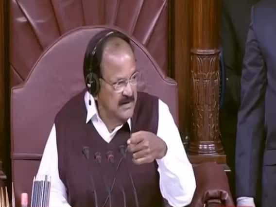 Farmers Protest पर संसद में हंगामा के बीच Digvijay Singh ने की Jyotiraditya Scindia की तारीफ