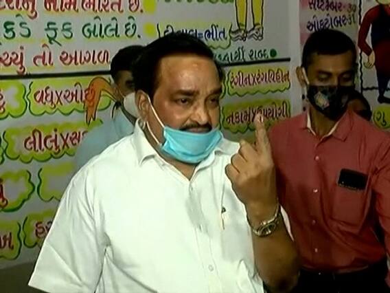 Gujarat Municipal Election 2021: સુરતમાં પ્રદેશ ભાજપ પ્રમુખ સીઆર પાટીલે મતદાન કર્યું