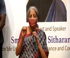 इंधन दरवाढीच्या मुद्द्यावर केंद्र आणि राज्य सरकारने चर्चा करून तोडगा काढावा - अर्थमंत्री सीतारमण