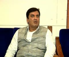 मुलाच्या लग्नाचा शाही सोहळा धनंजय महाडिकांना पडला महागात, महाडिकांविरोधात हडपसर पोलीस ठाण्यात गुन्हा