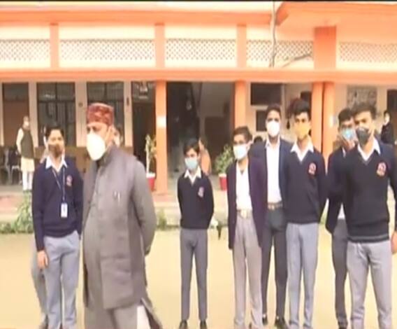 आज से खुल गए 9-12वीं क्लास के स्कूल, जानिए- कैसी है व्यवस्था। @ABPGanga 