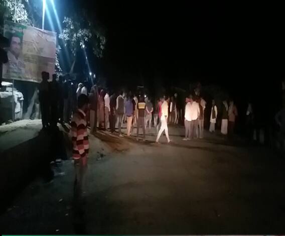 उन्नाव कांडः परिवार का रात में अंतिम संस्कार से इनकार, विरोध के बाद पीछे हटा प्रशासन | ABP Ganga 