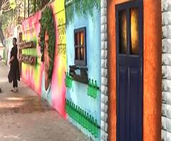 माटुंग्यातील फुटपाथचं रुपडं पालटंल; प्लास्टिक, टाकऊ वस्तू, कचऱ्यापासून Footpathची सजावट 