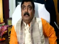 Bihar: शुभ मुहूर्त के इंतजार में दरवाजे पर खड़े रहे मंत्री जी, 10 मिनट तक करते रहे इंतजार