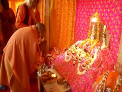 CM Yogi ने Ayodhya में किए रामलला के दर्शन; अधिकारियों संग करेंगे बैठक