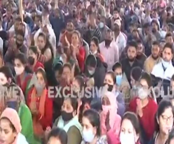 Dehradun: धरने पर बैठे उपनलकर्मियों की हड़ताल जारी, सचिवालय कूच करने की मांग। 