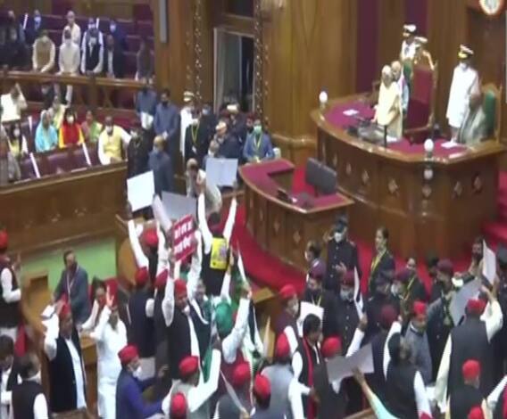 यूपी विधानसभा में हंगामे के बाद सपा की प्रेस कॉन्फ्रेंस, उन्नाव कांड का जिक्र किया। 