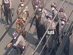 Myanmar Coup: लोकतंत्र समर्थक भीड़ पर सेना ने चलाई गोली, कम से कम 18 लोगों की मौत