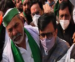 Raut on Ghazipur Border |आंदोलक शेतकऱ्यांना शिवसेनेचा पाठिंबा दर्शवण्यासाठी संजय राऊत गाझीपूर सीमेवर