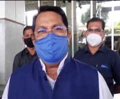 #Corona च्या वाढत्या संसर्गामुळे लोकलच्या फेऱ्या कमी करणार? बस, मार्केटमधील गर्दी कमी करण्याचं आवाहन