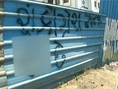 Ahmedabad: કોગ્રેસ મુખ્યાલય બહાર કાર્યકરે લખ્યા અપશબ્દોઃ શું કોંગ્રેસ વજીરખાન જેવા નેતાની ...બની ગઈ છે ?