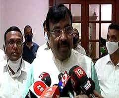 Sudhir Mungantiwar | 'जुन्या' मित्राची 'नवी' भेट, सुधीर मुनगंटीवारांकडून उद्धव ठाकरेंची भेट 