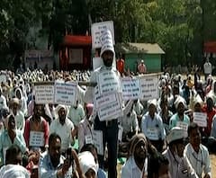 आंदोलक शिक्षकांचा आत्मदहनाचा इशारा, 100% अनुदानाच्या अंमलबजावणीची मागणी, 11 दिवसांपासून आंदोलन सुरू