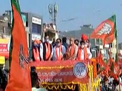 અમદાવાદ, વડોદરામાં ભાજપ અને કોગ્રેસના રોડ શો, અનેક કાર્યકર્તા માસ્ક વગર દેખાયા