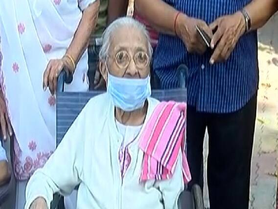  Gujarat Panchayat Election 2021: સુરતના કામરેજમાં 101 વર્ષના દાદીએ કર્યું મતદાન