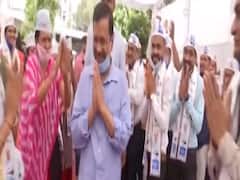 Surat: CM કેજરીવાલ AAPના સંગઠન મંત્રી મનોજ સોરઠીયાના ઘરે પહોંચ્યા