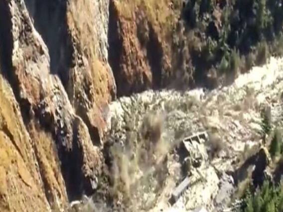 Chamoli Glacier Burst: चमोली से लेकर हरिद्वार तक अलर्ट, बचाव कार्य में जुटीं SDRF-NDRF की टीमें 