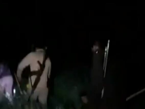 उत्तर प्रदेश के कासगंज में शराब माफिया ने पुलिस वाले को पीट-पीट कर मार डाला