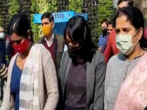 Delhi Police का खुलासा-'दिशा रवि, निकिता और शांतनु ने बनाई थी टूलकिट' । Fatafat News