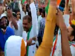 Patan ના MLA કિરીટ પટેલે પ્રચાર દરમિયાન કાર્યકરો સાથે કર્યો ડાન્સ, જુઓ વીડિયો